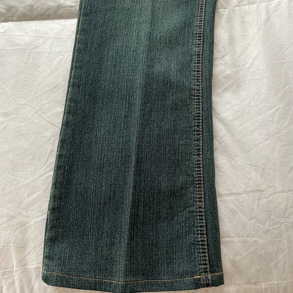 Like new boot cut jeans- size 8 average - Picture 13 of 14